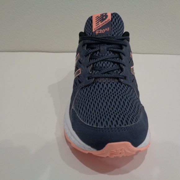New Balance Size 6 M 420 V3 New Womens Sneakers - Picture 2 of 8